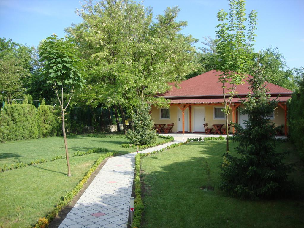 Villa Stars Palić Exteriör bild